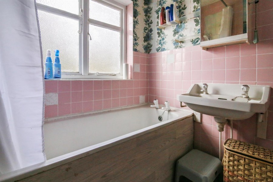 Images for Charlesfield Road, Rugby EAID:CROWGALAPI BID:1