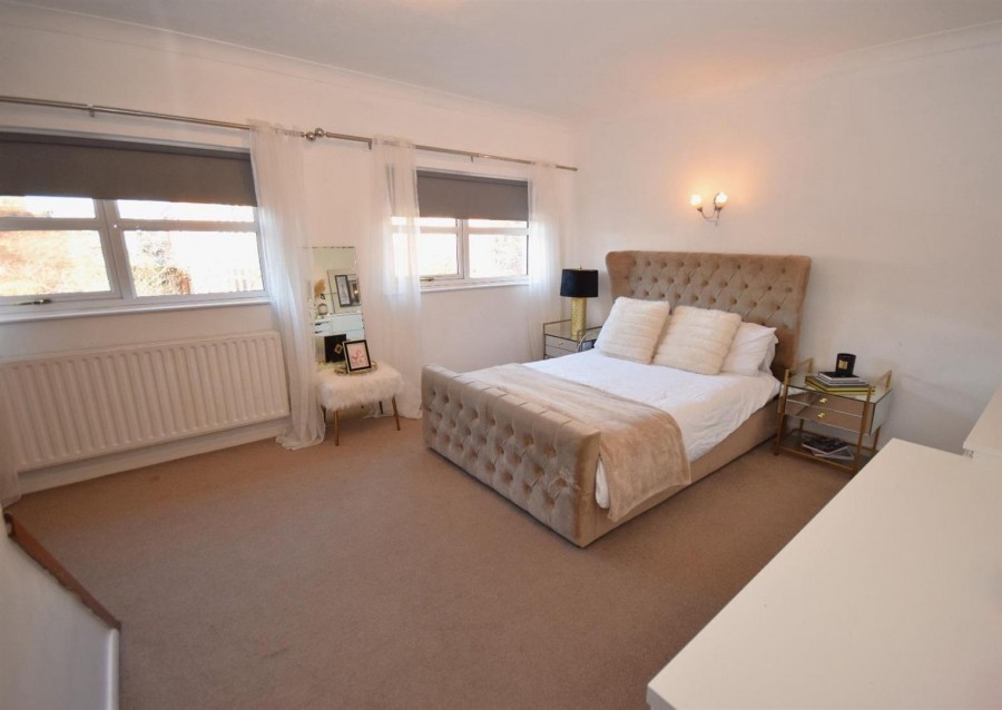 Images for The Square, Dunchurch, Rugby EAID:CROWGALAPI BID:2