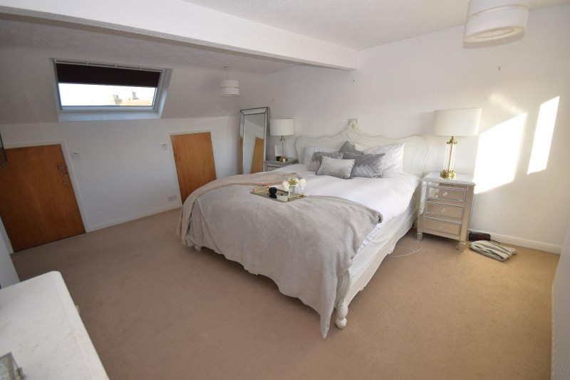 Images for The Square, Dunchurch, Rugby EAID:CROWGALAPI BID:2