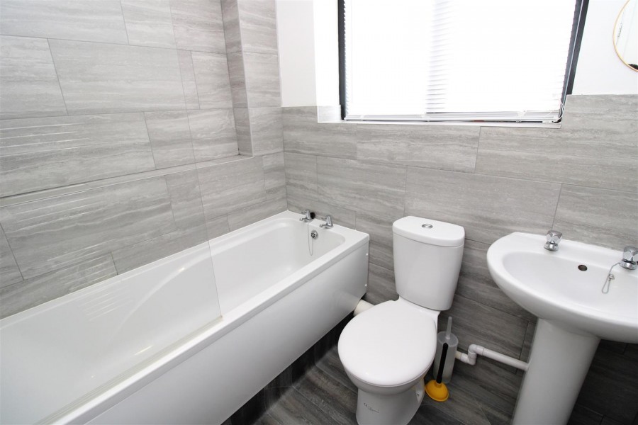 Images for Armstrong Close, Rugby, Warwickshire EAID:CROWGALAPI BID:2