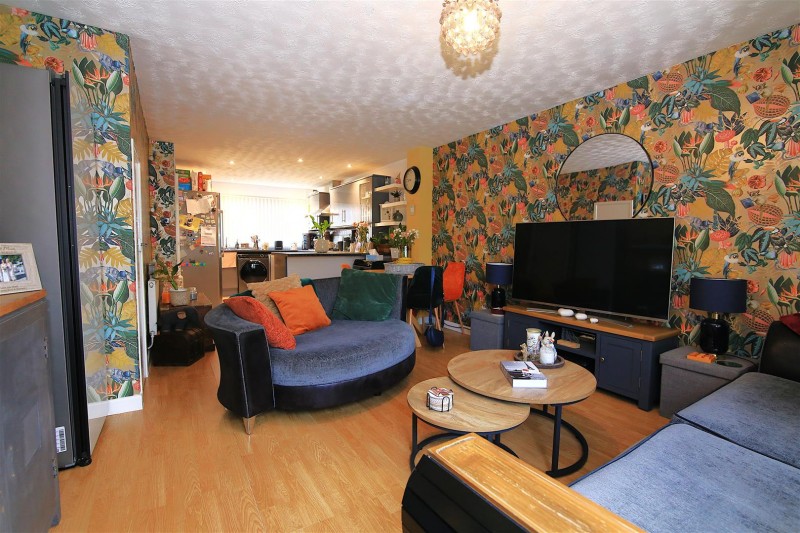 Images for Frobisher Road, Rugby EAID:CROWGALAPI BID:1