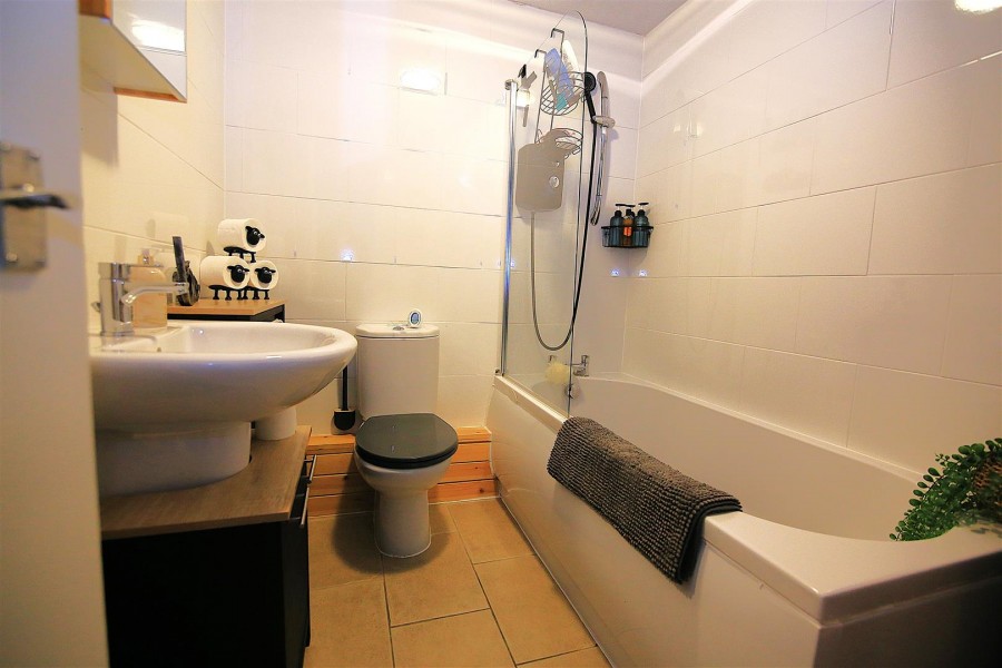 Images for Frobisher Road, Rugby EAID:CROWGALAPI BID:1