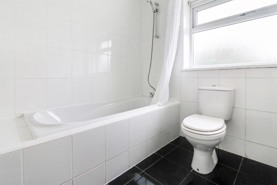 Images for Yew Tree Hill, Brinklow, Rugby EAID:CROWGALAPI BID:1